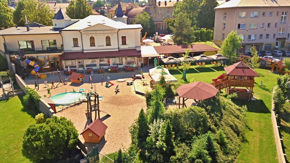 Bird's eye view, Bird's eye view, Garden