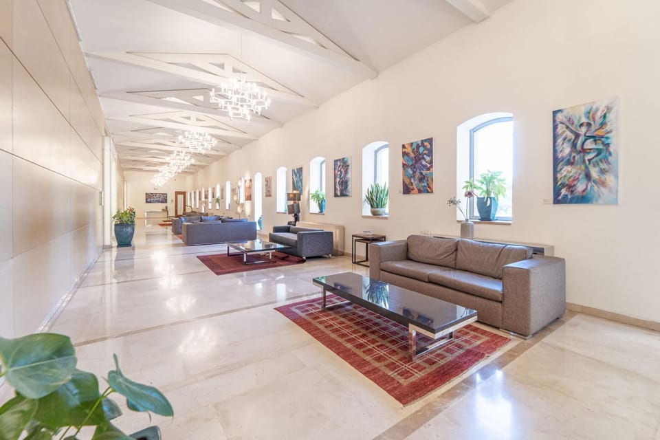 King David Residence Luxury 4 BD/Pool/Gym/Parking House in Jerusalem