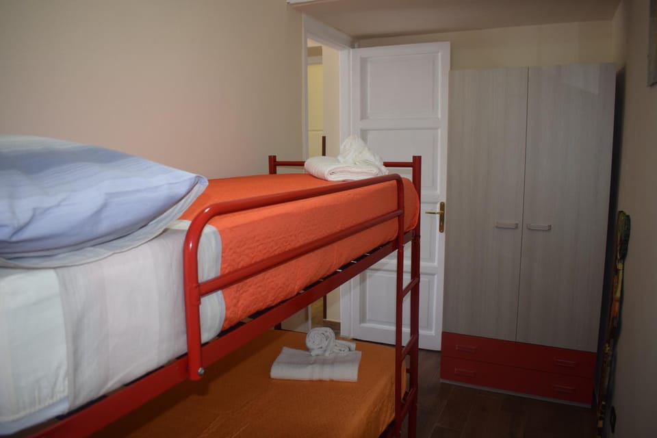 bunk bed