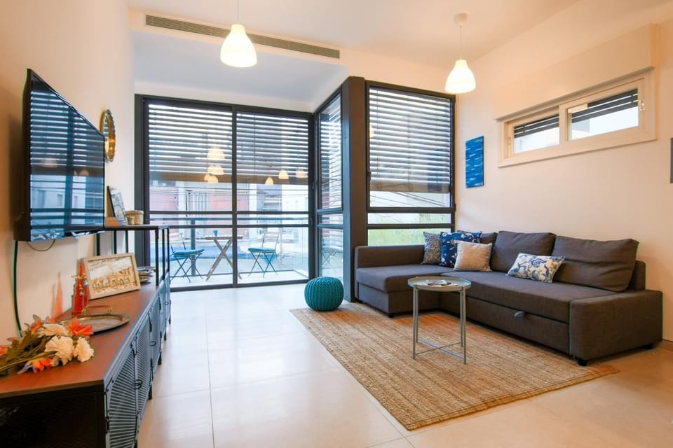Communal lounge/ TV room, Living room