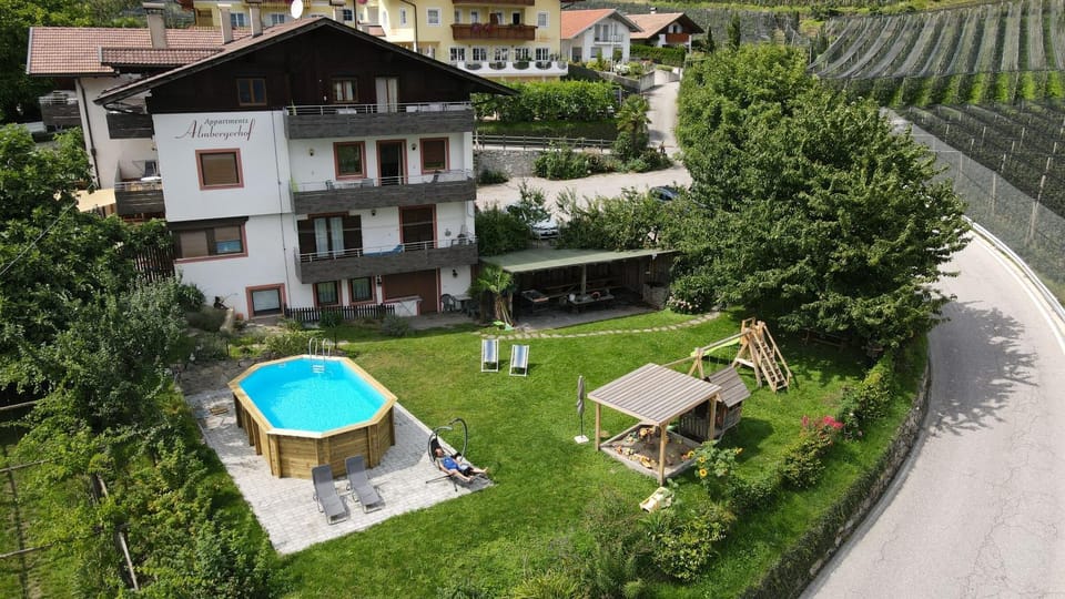 Property building, Garden, Swimming pool, sunbed