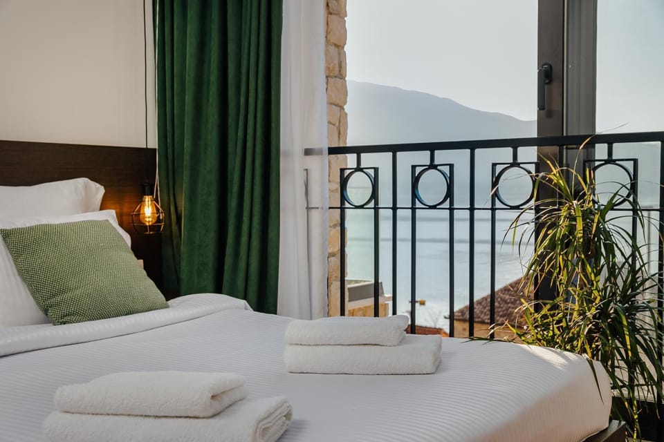 Bed, View (from property/room)