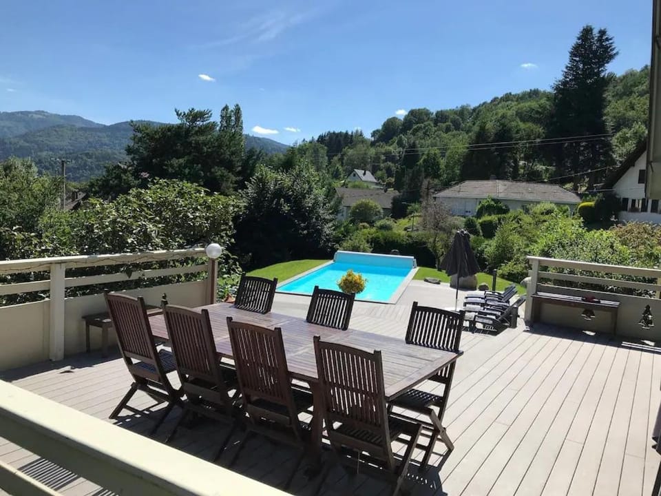 Natural landscape, View (from property/room), Balcony/Terrace, Dining area, Garden view, Mountain view, Pool view, Swimming pool, sunbed