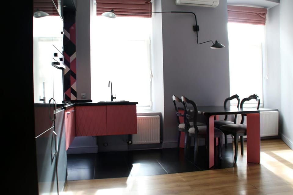 Restaurant/places to eat, Dining area, Food, minibar, pet friendly, kitchen