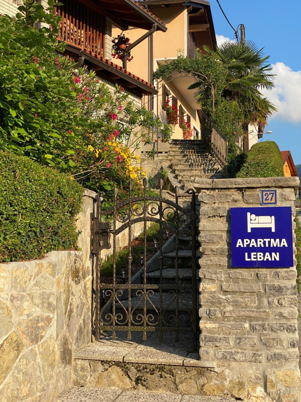 Property building, Facade/entrance