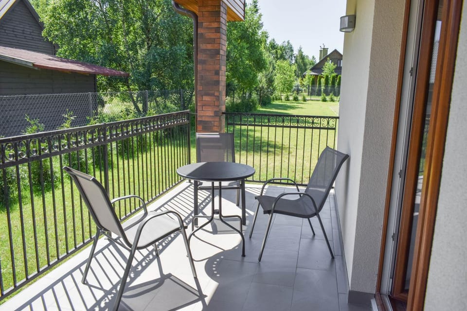 Property building, Spring, Balcony/Terrace