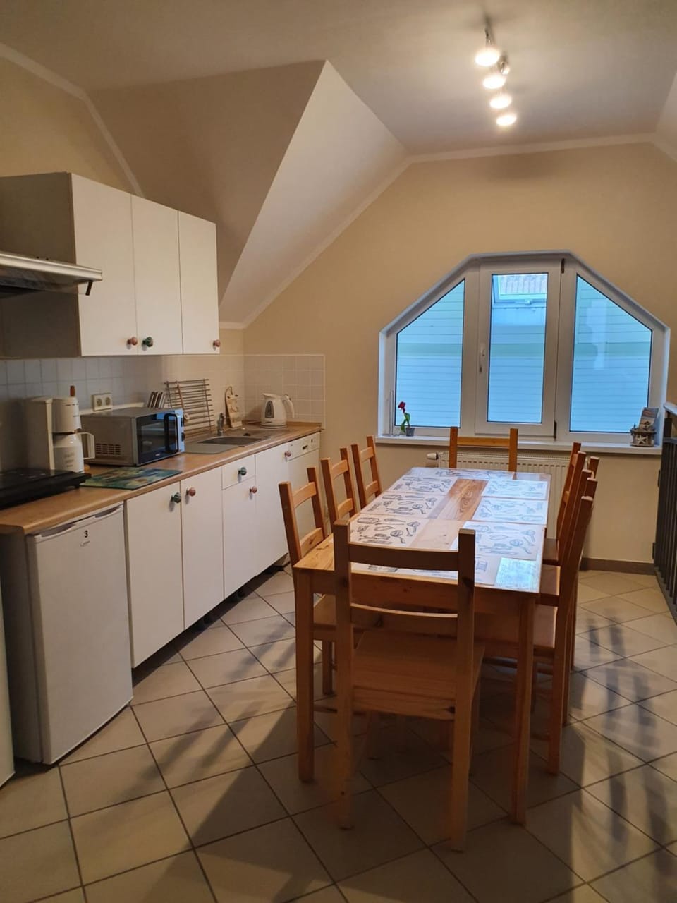 Kitchen or kitchenette, Dining area, Communal kitchen