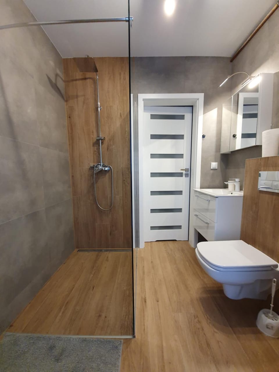 Shower, Toilet, Bathroom