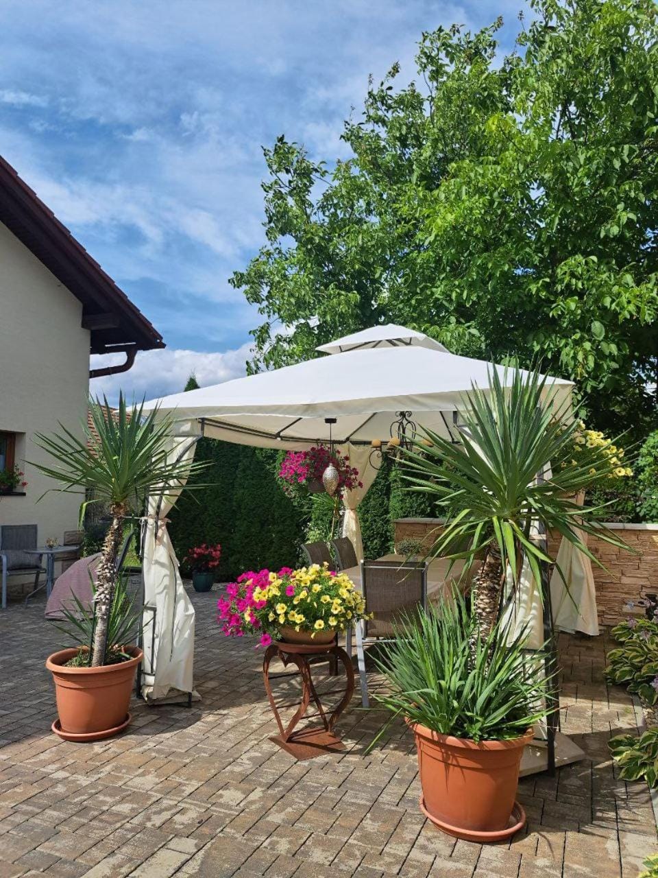 Property building, Activities, BBQ facilities, Fishing, Garden, View (from property/room), Balcony/Terrace, Other, Seating area, Hiking, Evening entertainment