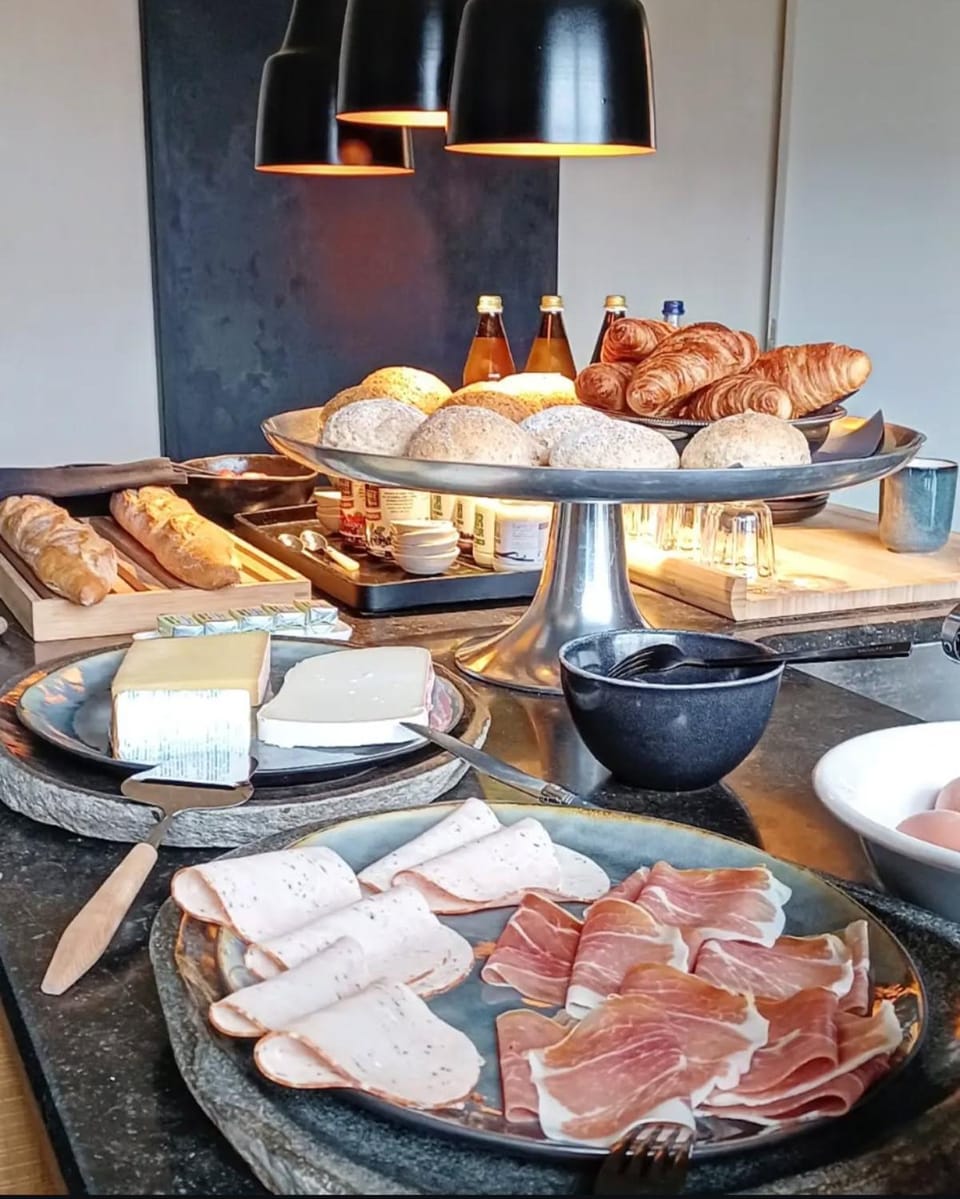 Food and drinks, Food, Breakfast, Continental breakfast, Buffet breakfast