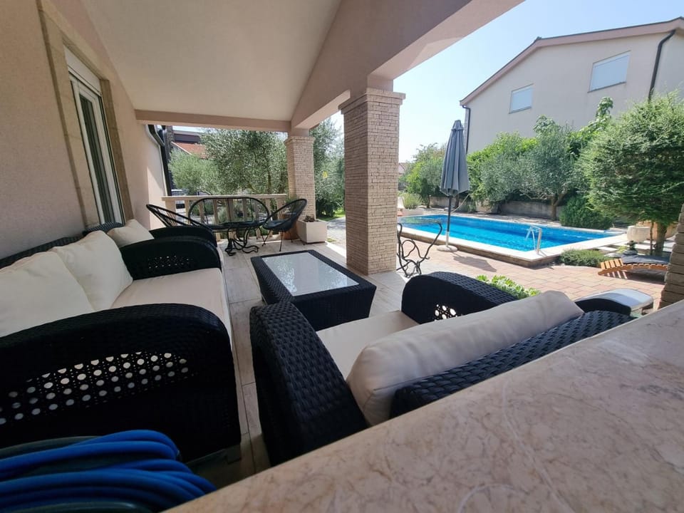 Balcony/Terrace, Swimming pool