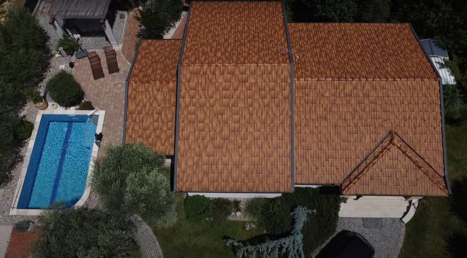 Property building, Pool view