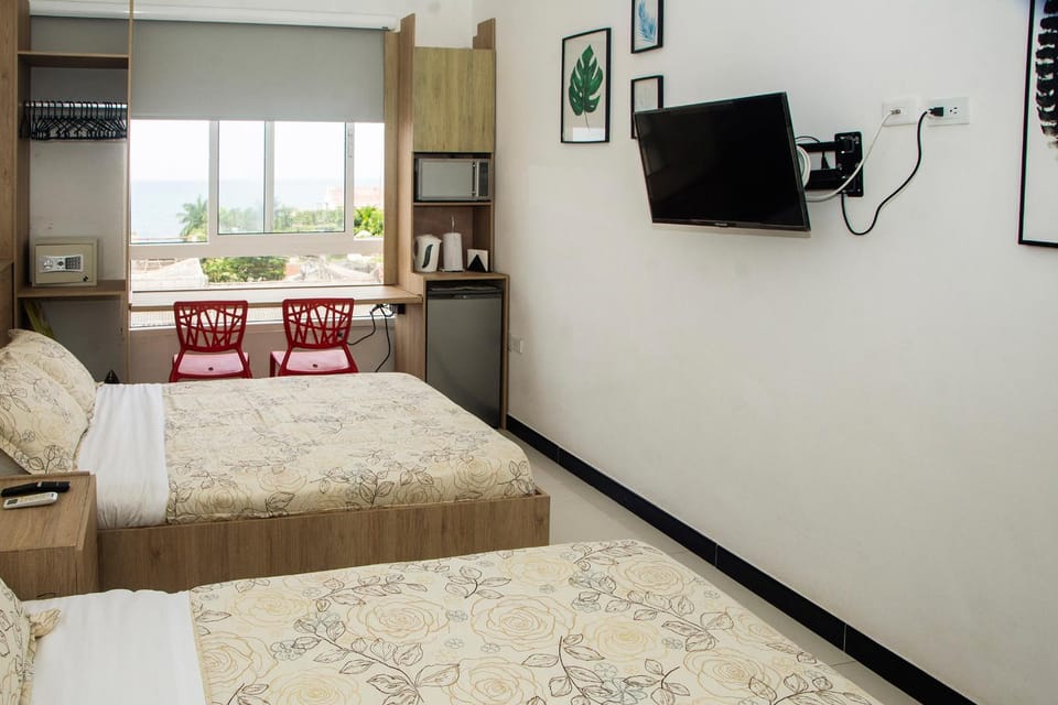 Habitacion dos camas ciudad amurallada 3 personas vista al mar Apartment in Cartagena