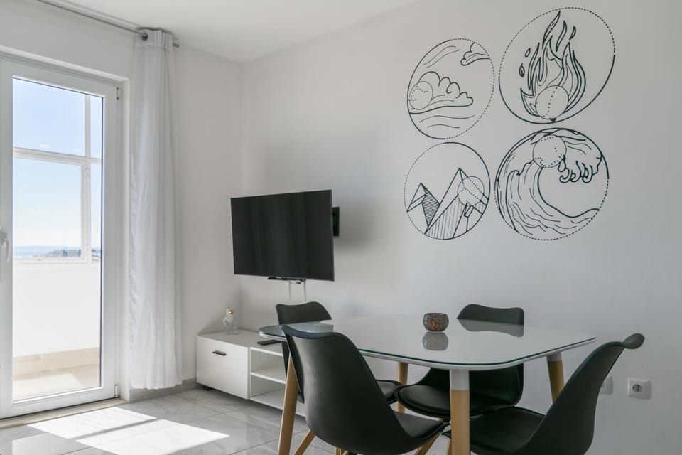 TV and multimedia, Living room, Dining area