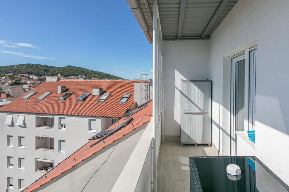 Natural landscape, Balcony/Terrace, Mountain view