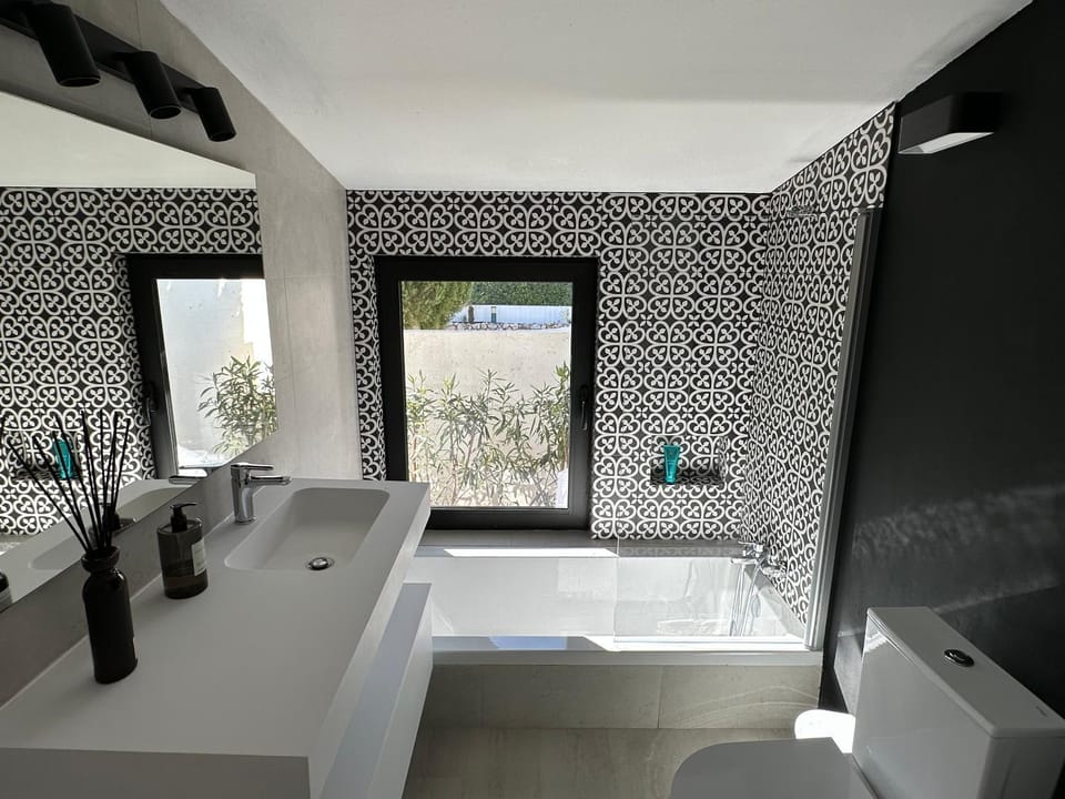 Bathroom, Bath