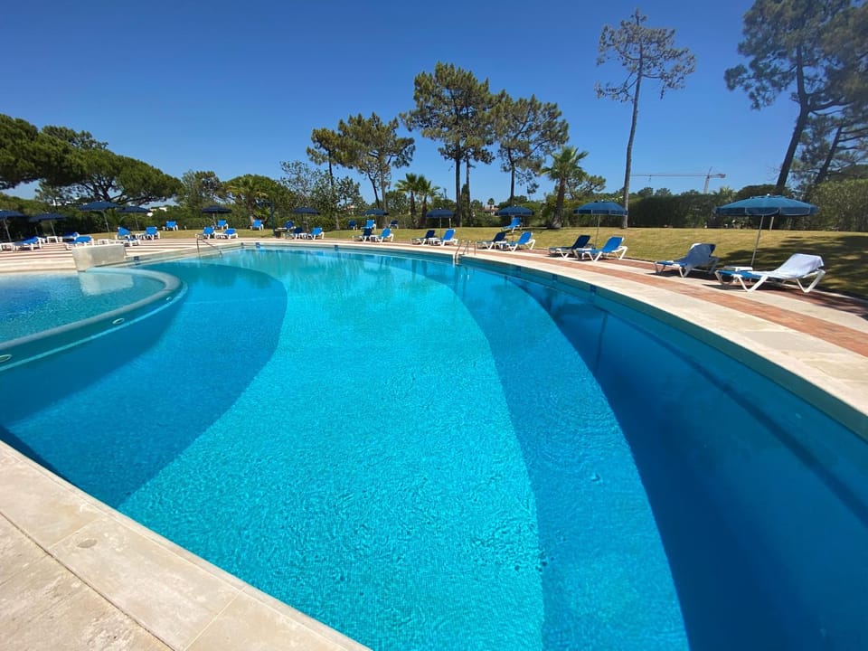 Pool view, Swimming pool, sunbed