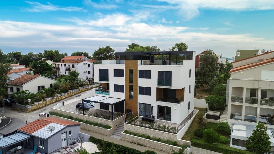 Neighbourhood, Bird's eye view, Street view