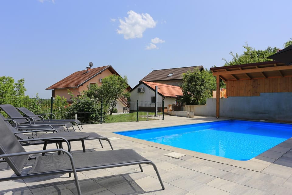 Location, children, Family