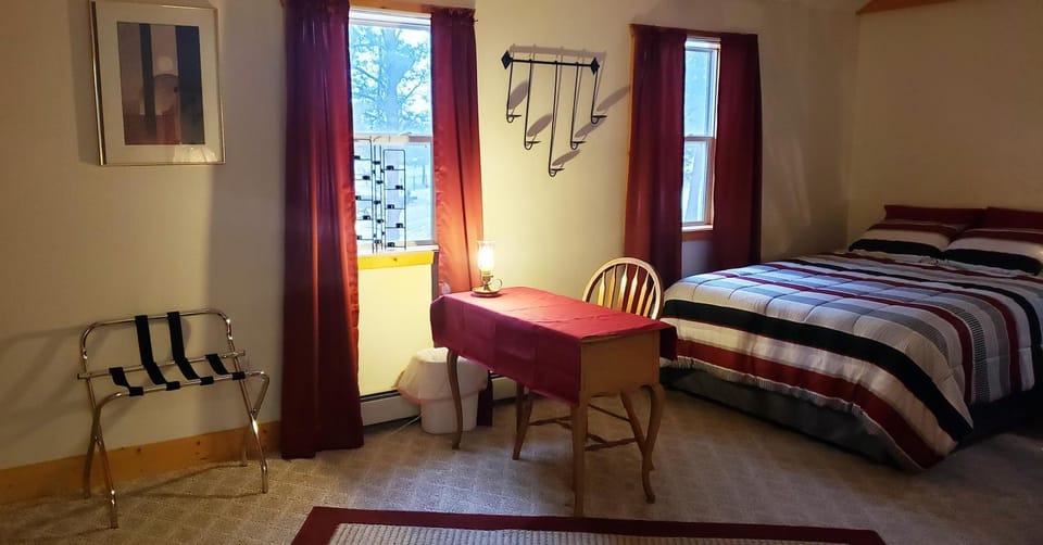 Photo of the whole room, Bedroom