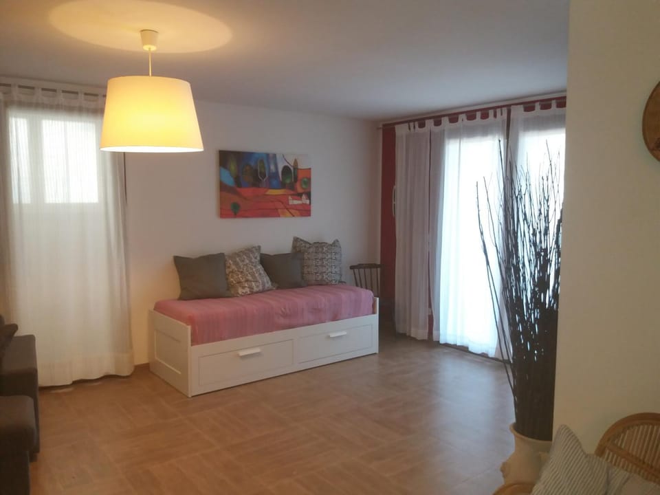 Bed, Living room