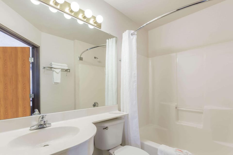 Bathroom, Photo of the whole room, On site