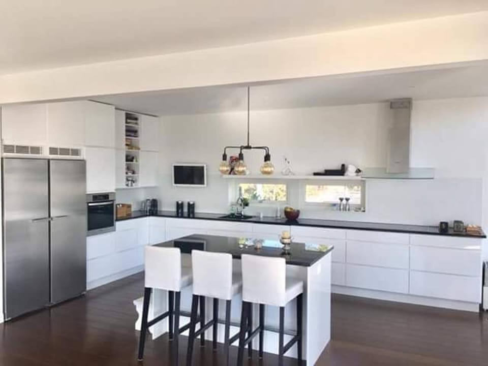 Dining area, kitchen