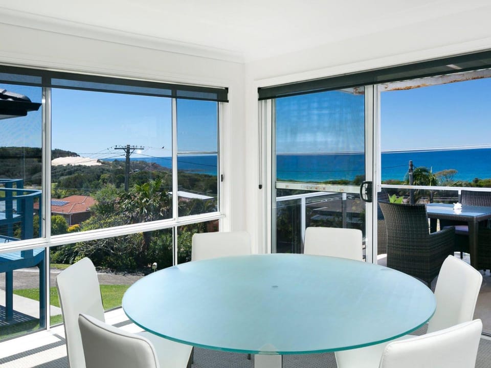 15 Seaview Street House in Forster