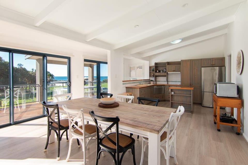 Close to Coast House in Forster