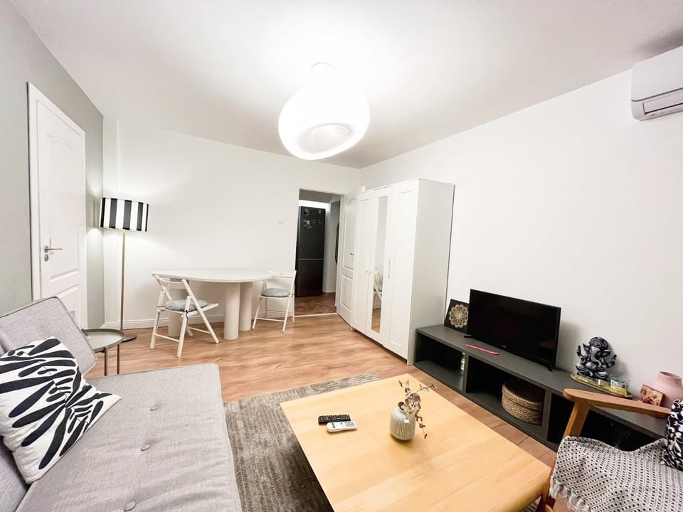 Lola’s apartament close to city center Apartment in Bucharest