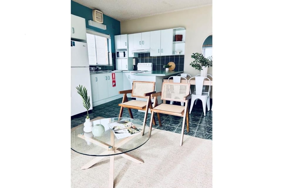 Debra Court 6 Apartment in Forster