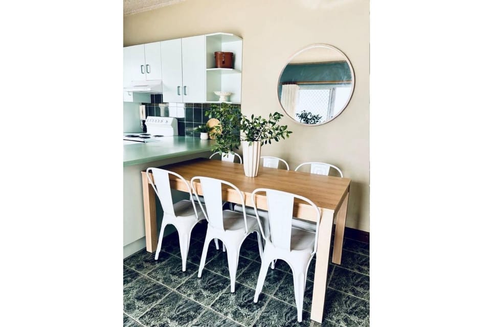 Debra Court 6 Apartment in Forster