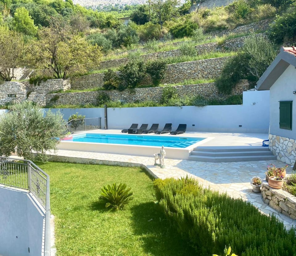 Day, Natural landscape, Garden, Garden view, Pool view, Swimming pool, sunbed