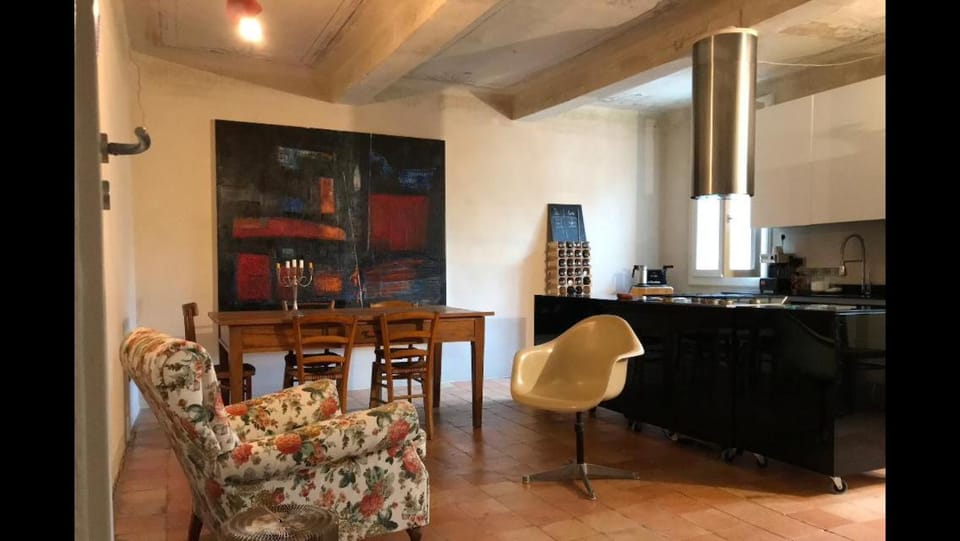 Casa luminosa con giardino in centro storico Apartment in Reggio Emilia