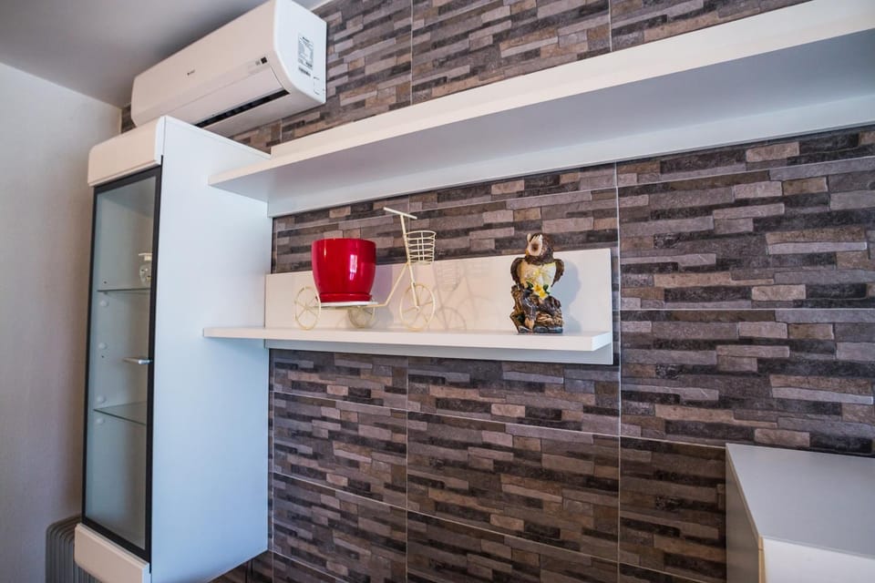 Living room, Seating area, Dining area, Entertainment