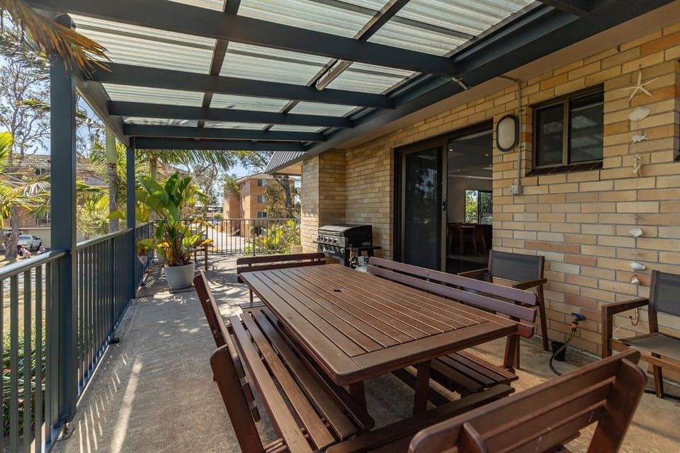 Sandcastle 7 with WiFi House in Tuncurry