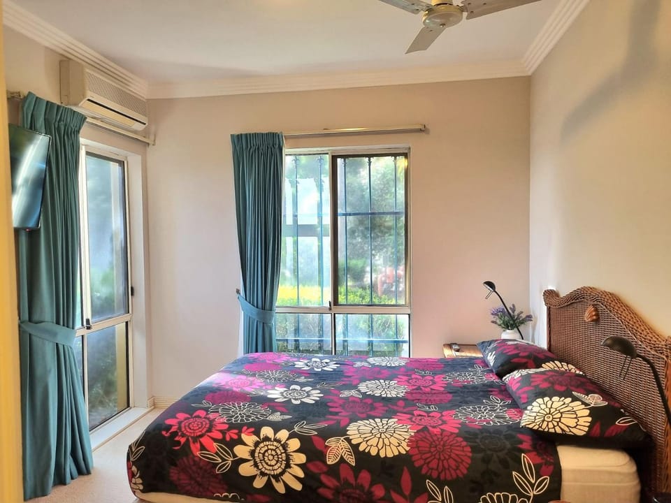 Bed, Bedroom, air conditioner