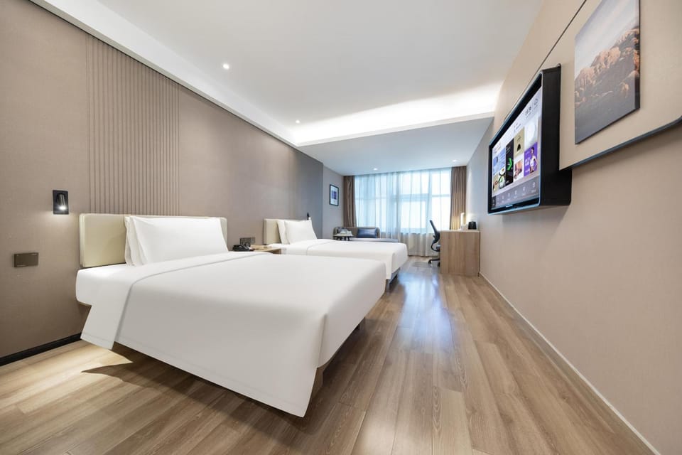 Atour Hotel Tianjin Wudadao Xiaobailou Subway Station Hotel in Tianjin