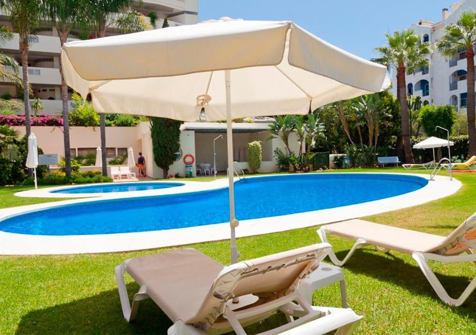 Patio, Garden, Swimming pool