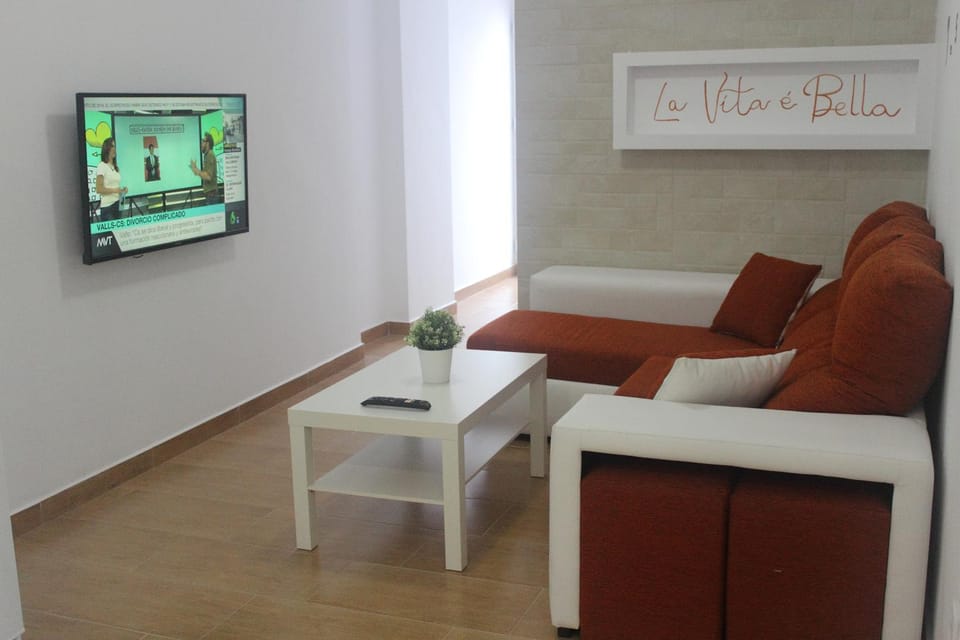 Communal lounge/ TV room