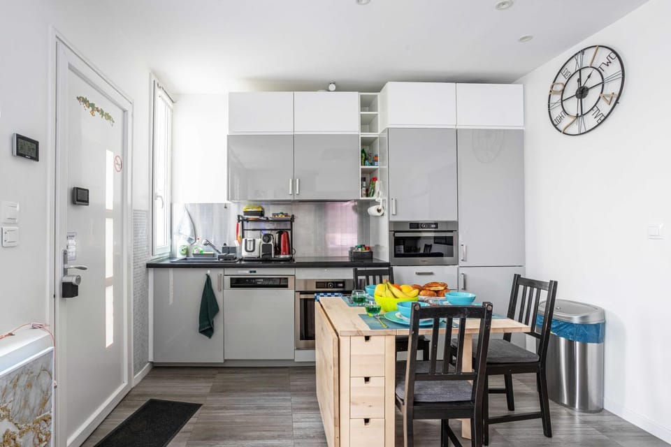 Coffee/tea facilities, dishwasher, minibar, pet friendly, stove, toaster, kitchen