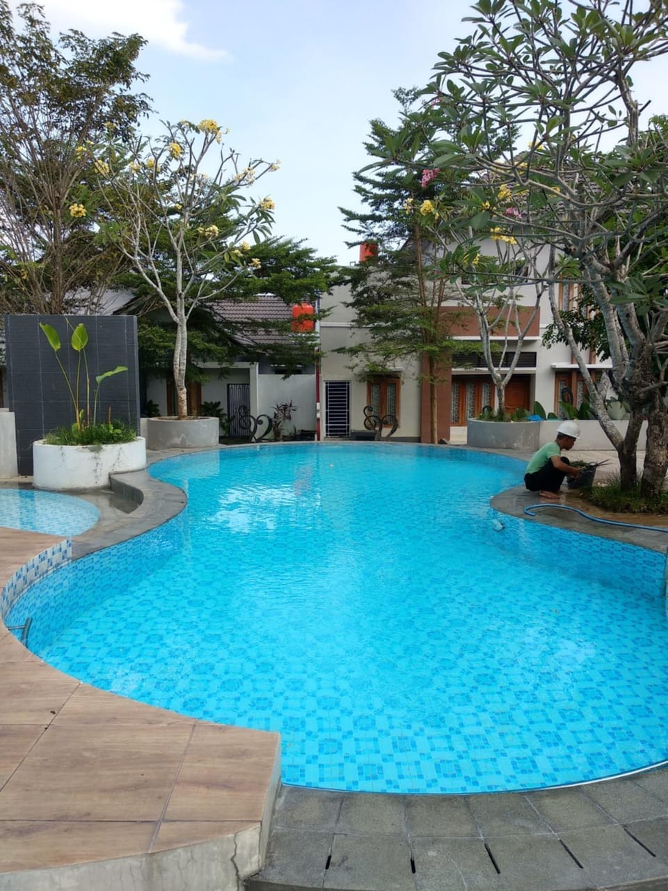 Swimming pool