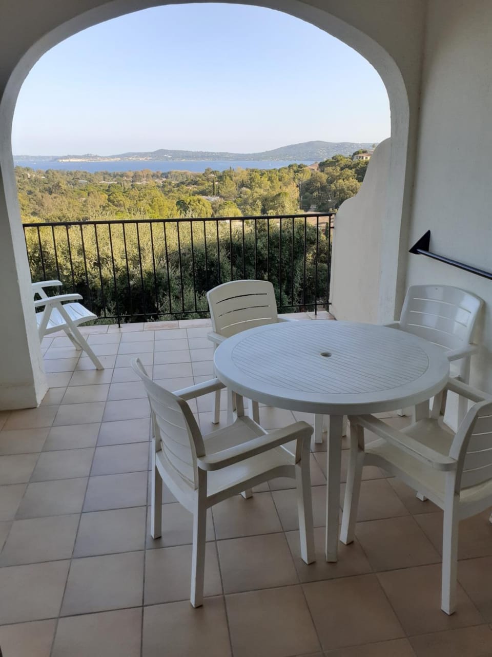 les Restanques Du Golf de Saint Tropez, 83310 Grimaud, France Appartement Apartment in Grimaud