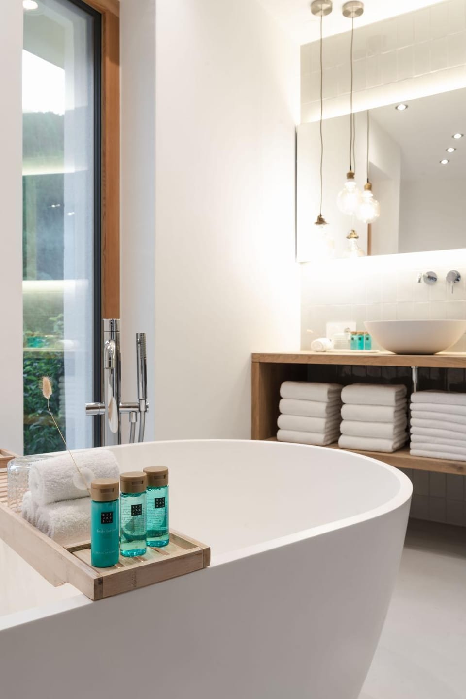 Bathroom, Bath, towels