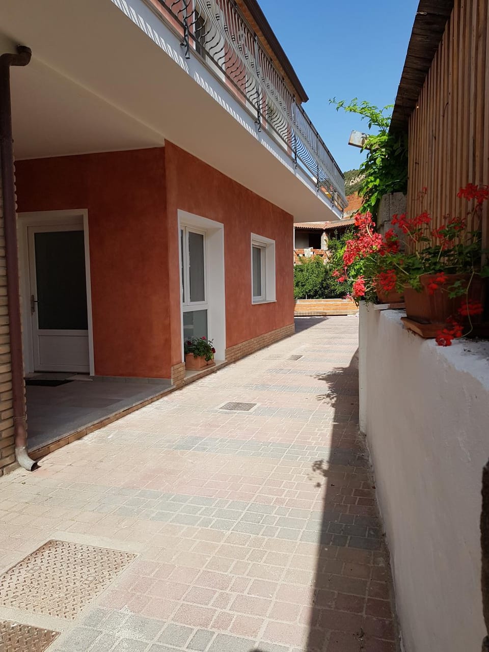 Facade/entrance