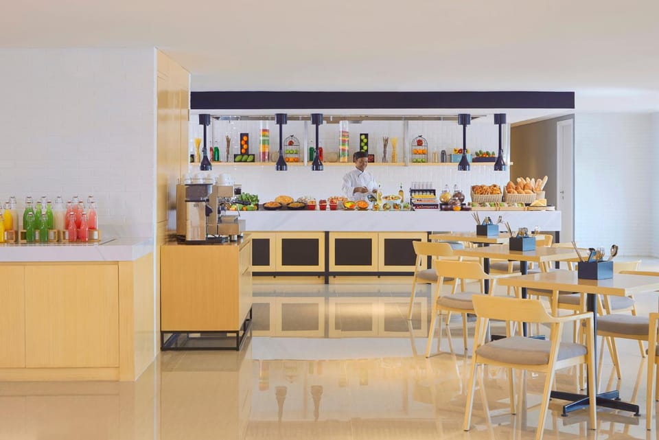 Restaurant/places to eat, Breakfast, Buffet breakfast, Lunch