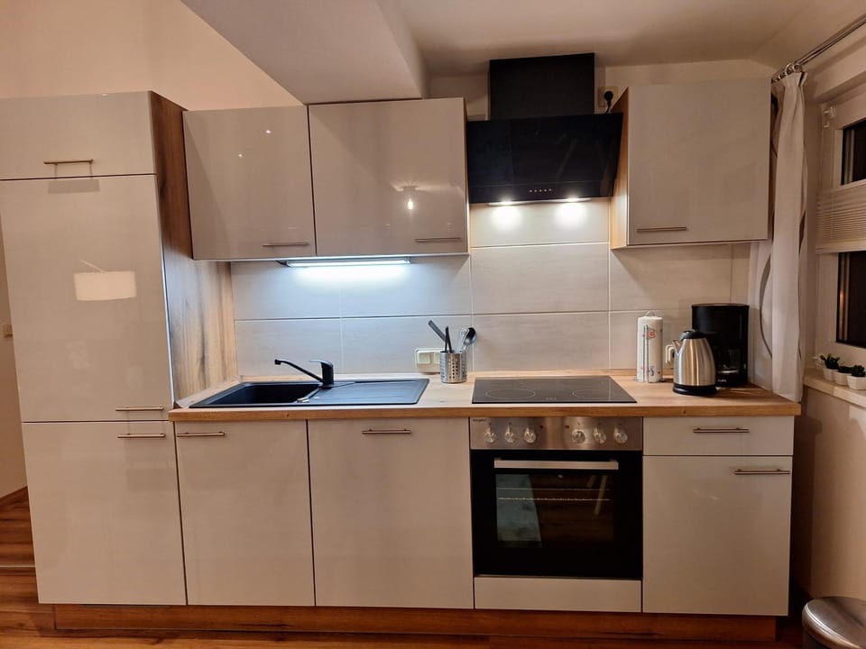 Coffee/tea facilities, Kitchen or kitchenette, dishwasher, pet friendly, stove
