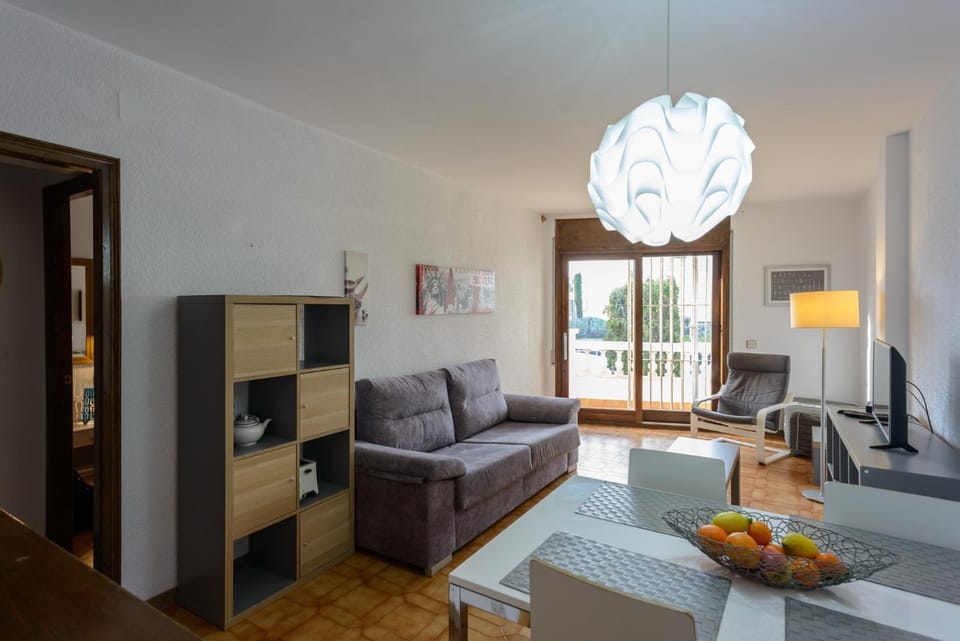 APPARTEMENT REZ DE JARDIN EMPLACEMENT #1 Apartment in Roses