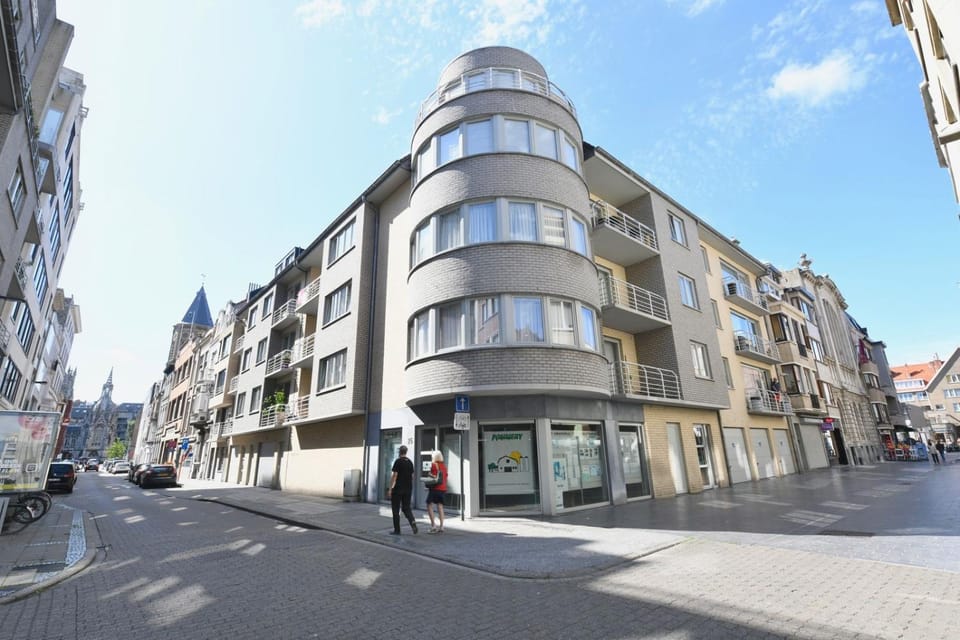 Property building, Street view, Location