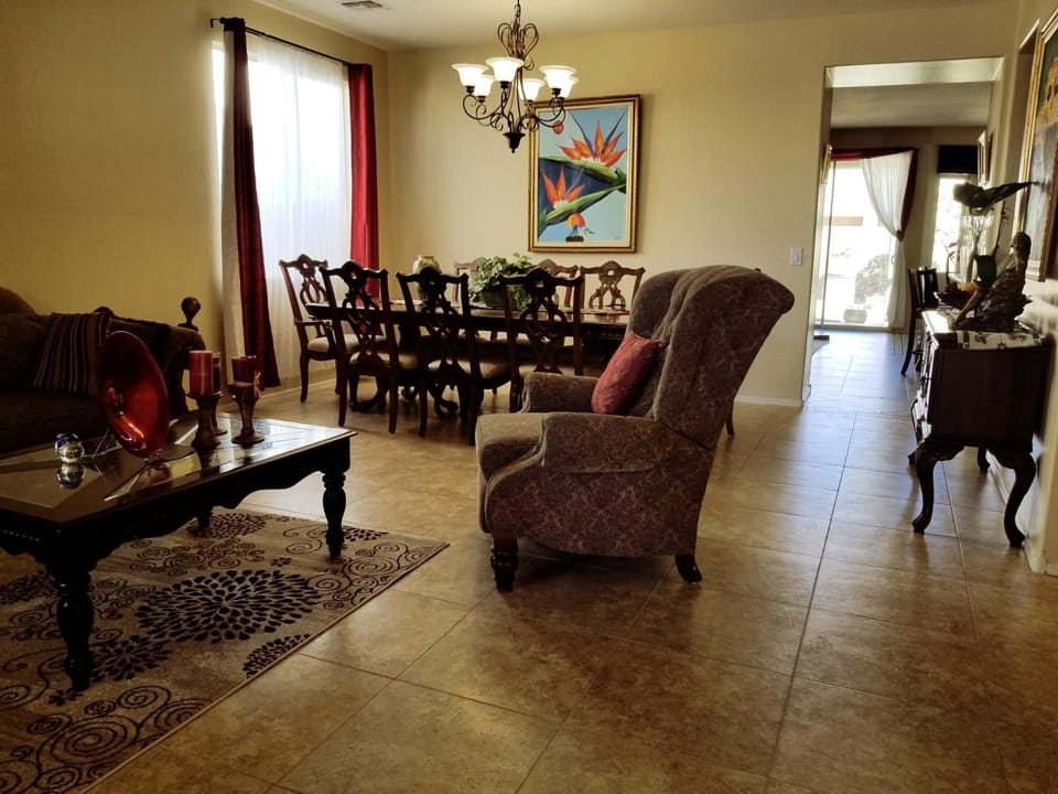 Communal lounge/ TV room